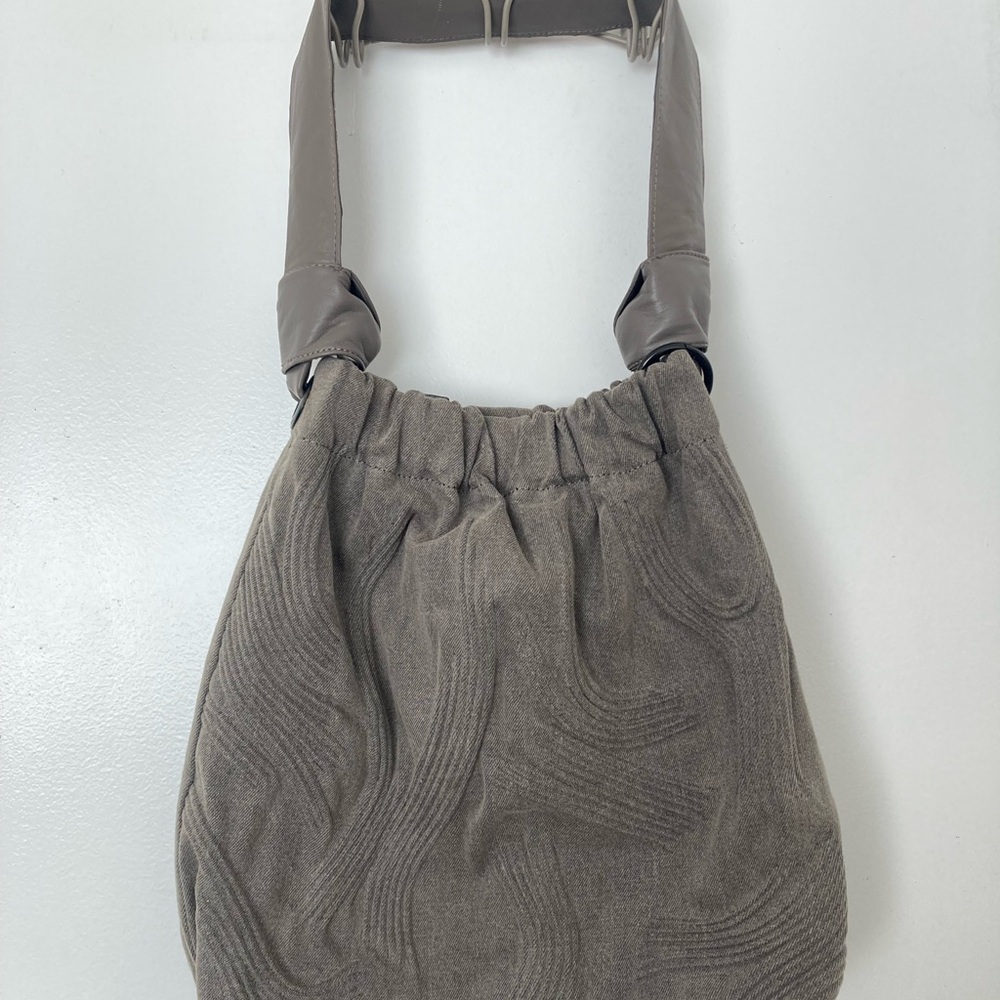 Chic Gray Shoulder Bag